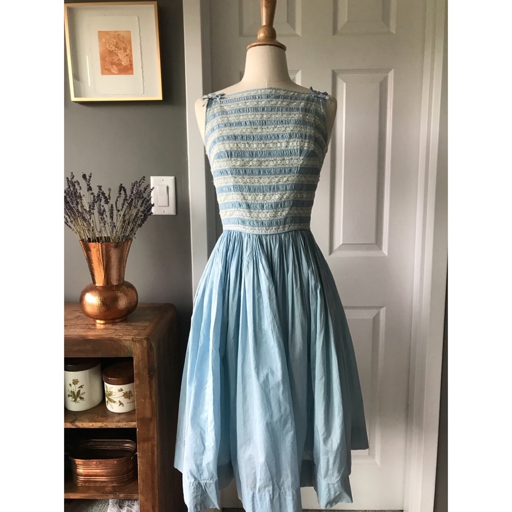 Vintage 1950’s lace & cotton day dress